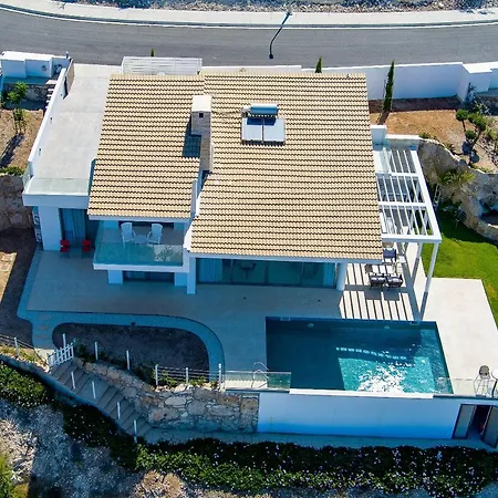 Villa Resitour - Karina Heights